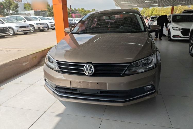 Used Volkswagen Sagitar 2015 230TSI Automatic Comfort Version Front