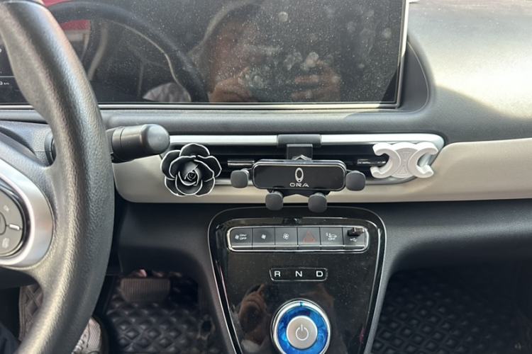 Used ORA White Cat 2022 Upgraded Model 305km Range Luxury Version Lithium-Ion Battery Audio And AC Panel