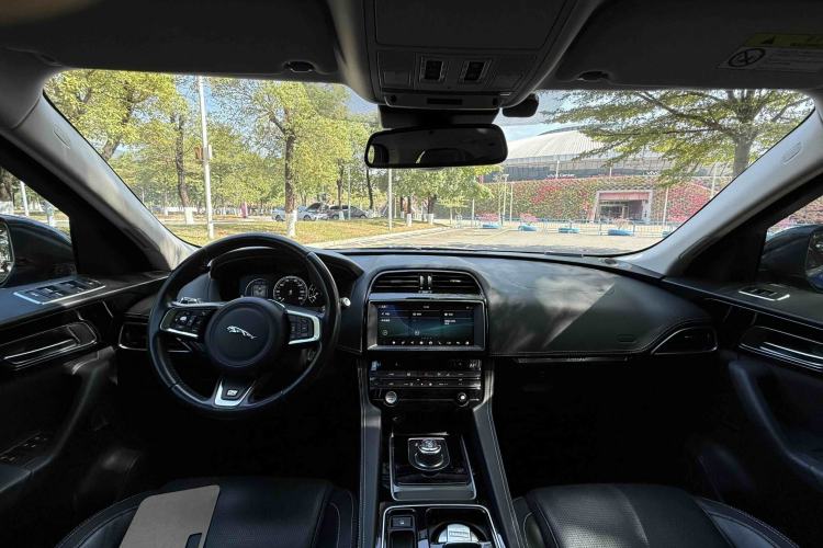 Used Jaguar F-PACE 2018 2.0T All-Wheel Drive R-Sport Sport Edition
