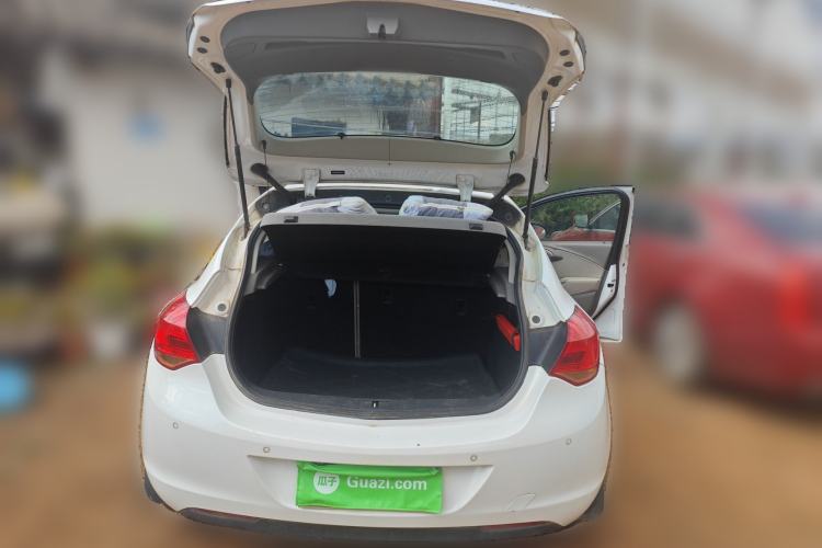 Used Buick GT 2013 XT 1.6L Automatic Fashion Edition Trunk