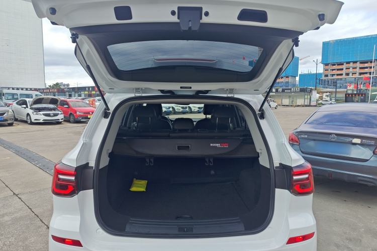 Used Roewe RX5 2023 PLUS 330TGI Automatic Trendsetting Smart Edition
