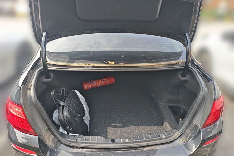 Used BMW 5 Series 2014 525Li Leading Model
