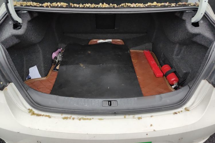 Used Chevrolet Malibu 2016 2.4L Automatic Luxury Edition Trunk