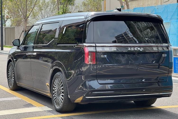 Used Zeekr 009 2022 WE Edition
