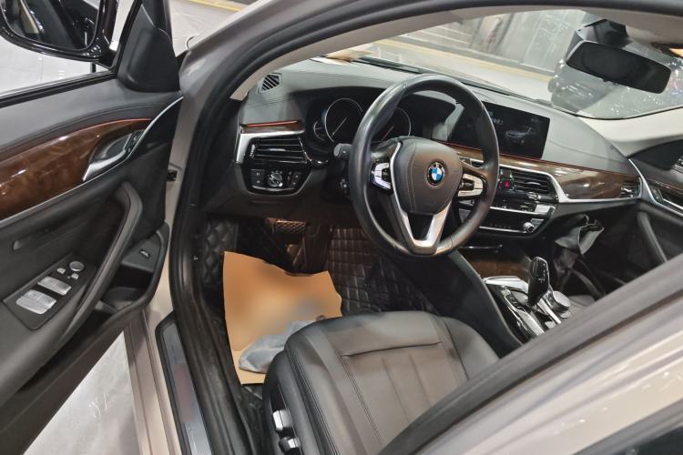 Used BMW 5 Series 2018 525Li Luxury Package Driver Seat