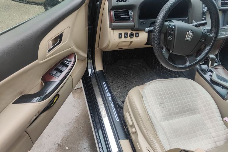Used Toyota Crown 2010 2.5L Royal Driver Seat
