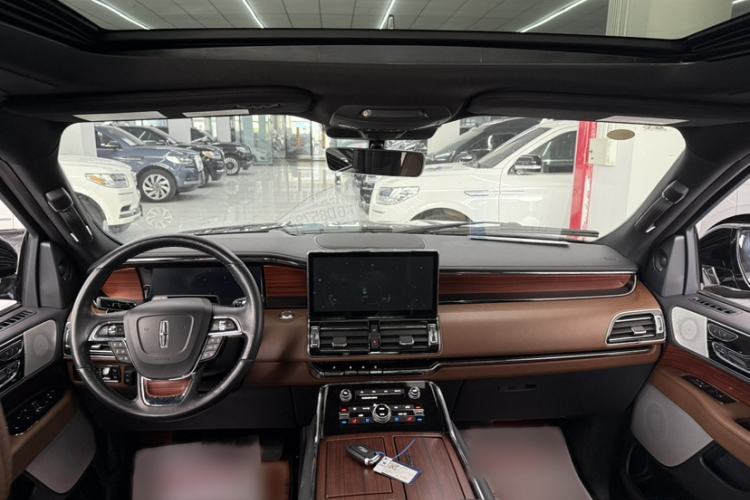 Used Lincoln Navigator 