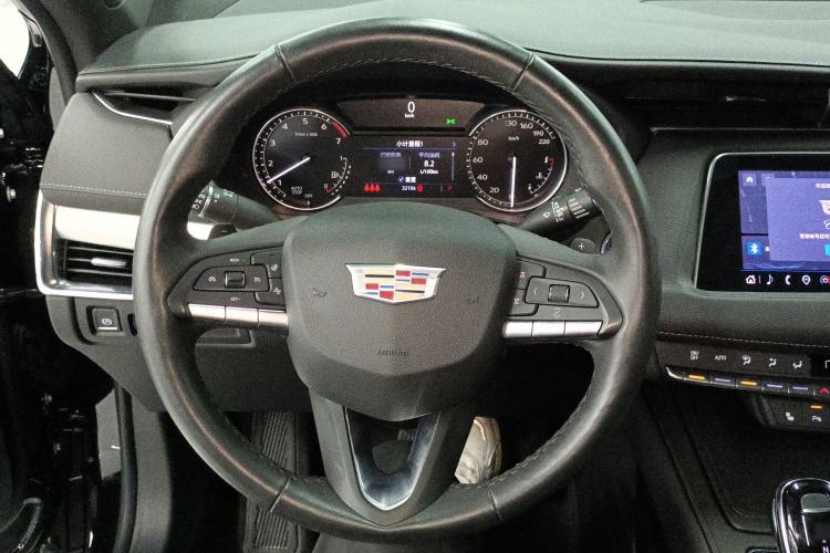 Used Cadillac XT4 2022 28T Two-Wheel-Drive Luxury Version Steering Wheel
