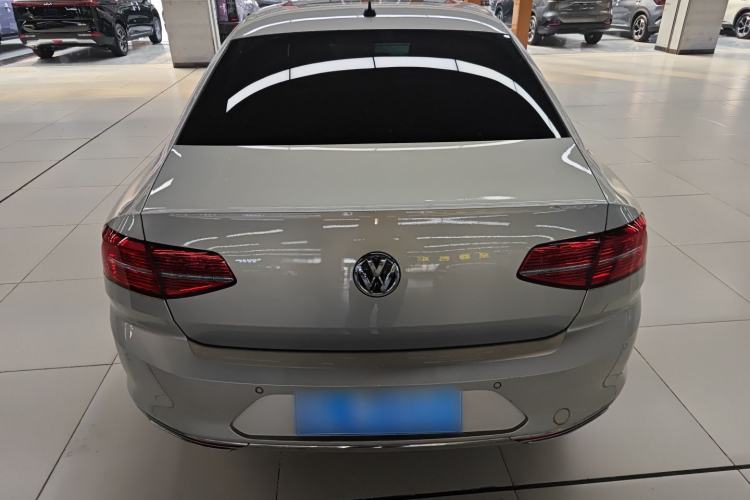 Used Volkswagen Magotan 2018 330TSI DSG Luxury Model Rear