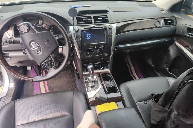 Used Toyota Camry 2015 2.5G Luxury Navigation Edition Center Console