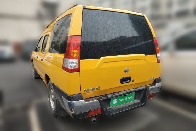 Used Nissan ZN Van 2013 2.4L Two-Wheel Drive Standard Model with 5 Seats