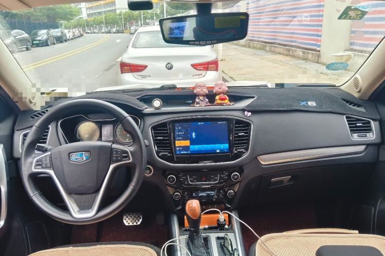 Used Geely Auto Vision X6 2016 1.3T CVT Flagship Model Center Console