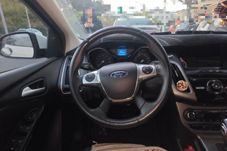 Used Ford Focus 2012 Hatchback 1.6L Automatic Fashion Edition