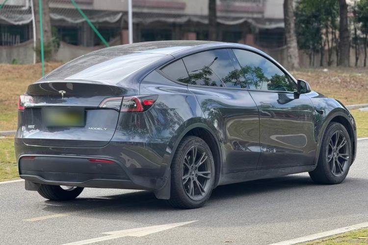 Used Tesla Model Y 2024 Long-Range All-Wheel-Drive Version