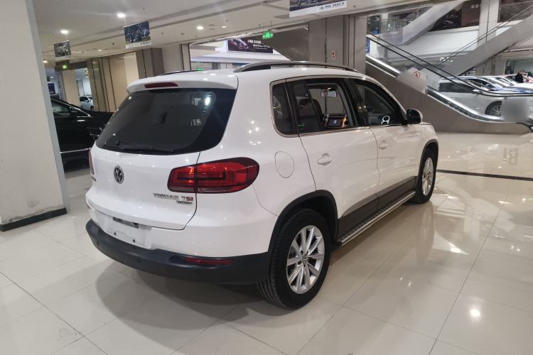 Used Volkswagen Tiguan L 2015 1.8TSI Automatic All-Wheel Drive Comfort Edition
