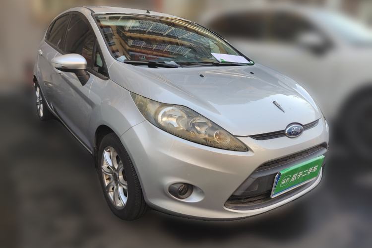 Used Ford Fiesta 2009 Hatchback 1.5L Manual Fashion Edition Front Right 45 Deg