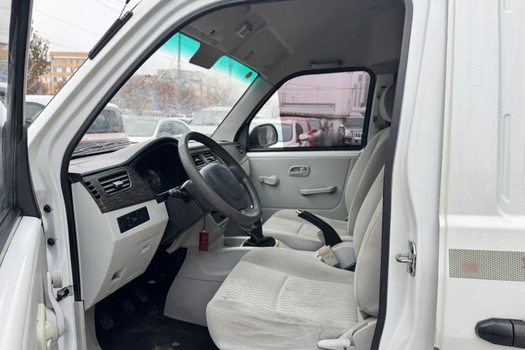 Used Jinbei New Hiace X30L 2022 1.5L Super Enjoyment Edition Air-Conditioning-Free Van China VI Standard SWC15M