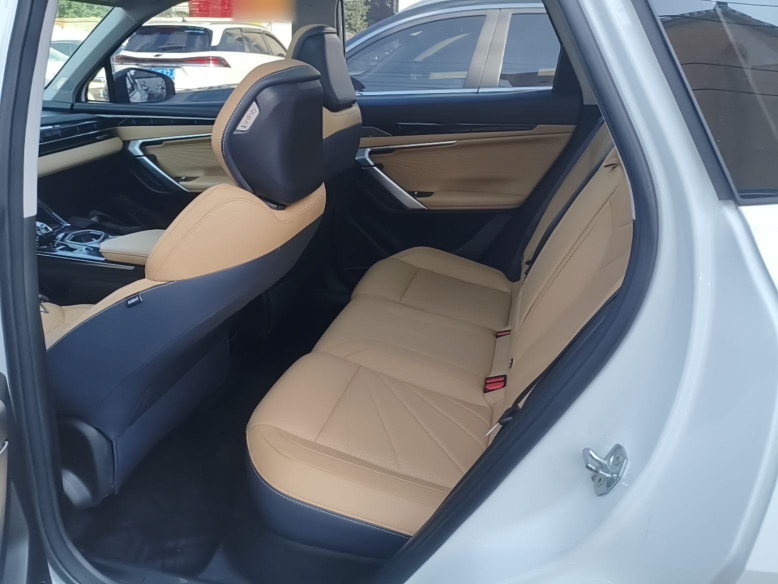 Geely Auto FX11 2023 1.5TD DCT Prestige Edition — снимка 20