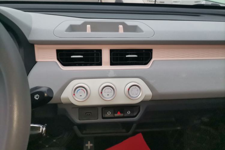 Used Chery QQ Ice Cream 2022 170km Sundae Phosphate Lithium-Ion