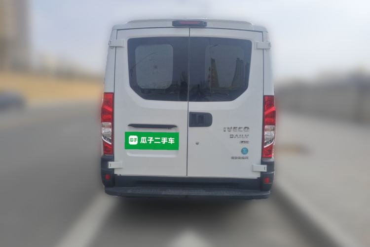 Used Iveco Eurocargo 2021 2.0T Manual Super-Rui Short Wheelbase Low-Roof Side-Hinged Door F1A