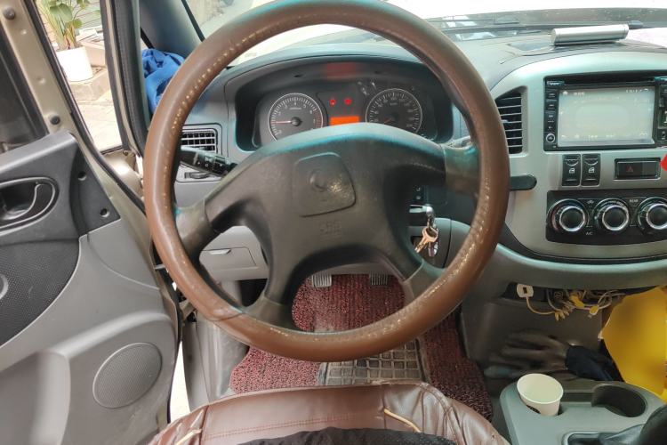 Used FORTHING Lingzhi 2013 M3 1.6L 7-Seater Luxury Model
