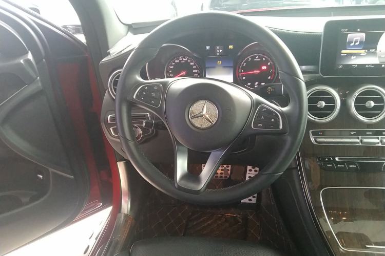 Used Mercedes-Benz GLC 2016 GLC 260 4MATIC Dynamic Edition Steering Wheel