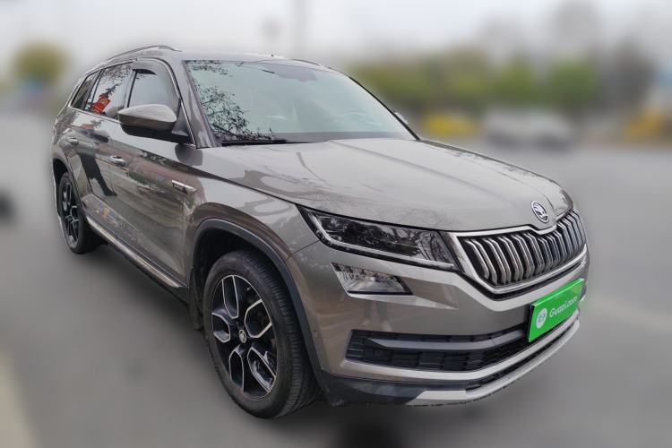 Used Skoda Kodiaq 2019 Facelifted TSI330 7-Seater Two-Wheel-Drive Luxury Enjoyment Edition China VI Standard Front Right 45 Deg