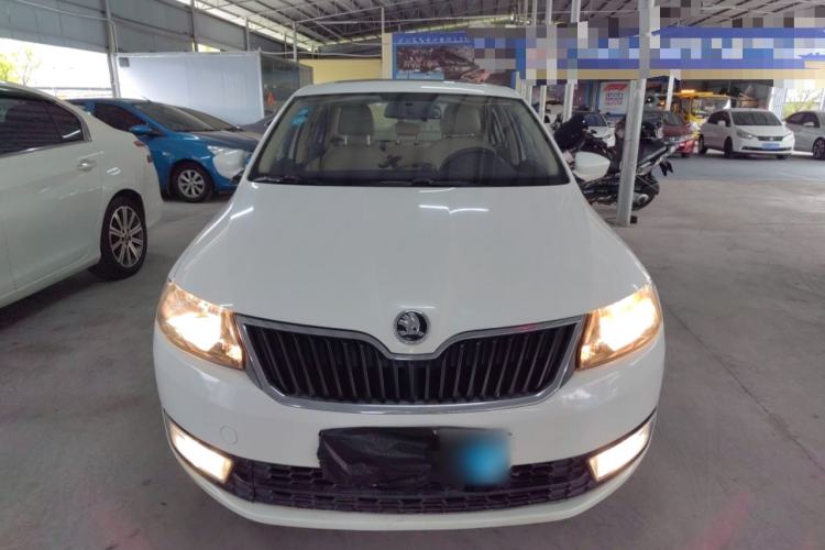 Used Skoda Rapid 2015 1.6L Automatic Smart Selection Model
