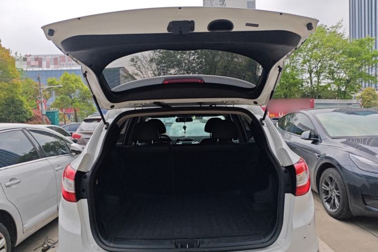 Used Hyundai ix35 2015 2.0L Automatic 2WD Smart Type China IV
