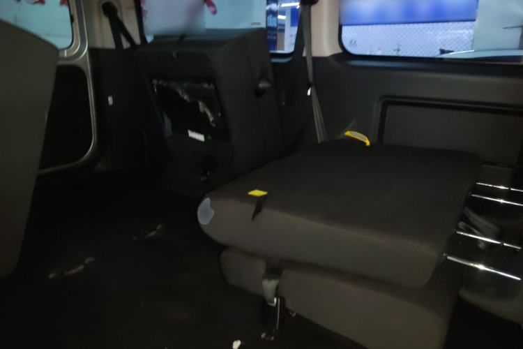 Used JAC Refine M3 2023 PLUS 1.8L 7/8-Seater Comfort Edition
