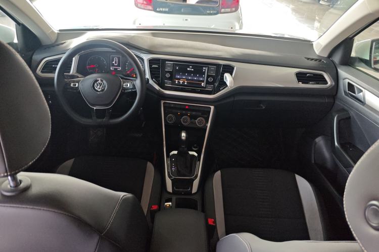 Used Volkswagen T-ROC 2019 280TSI DSG Two-Wheel Drive Advanced Version China VI Standard Center Console