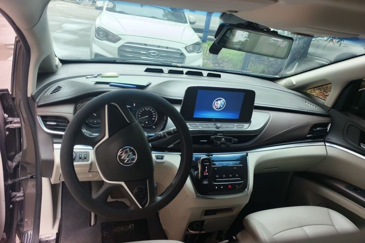 Used Buick GL8 2021 Land Cruiser Executive Class 652T Comfort Model Center Console