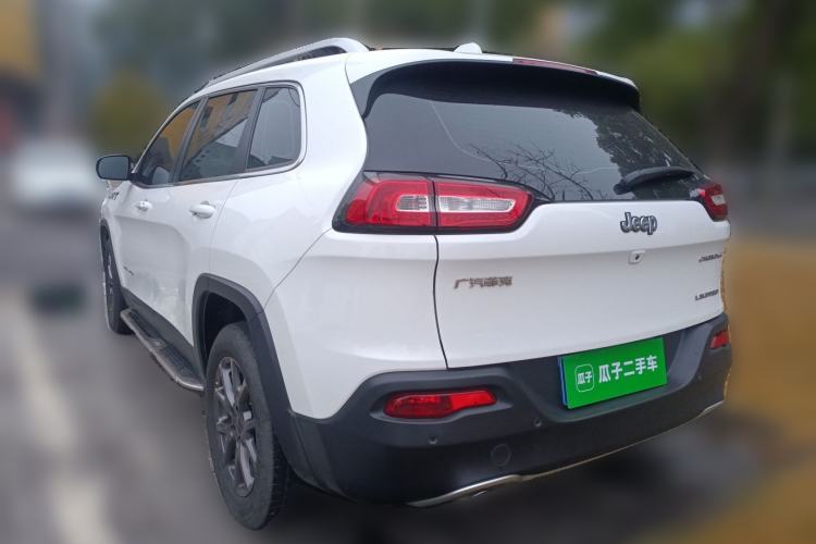 Used Jeep Cherokee 2020 2.0L Two-Wheel Drive Classic Sports Edition
