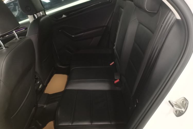 Used Volkswagen T-ROC 2018 280TSI DSG Four-Wheel Drive Comfort Version China V Standard
