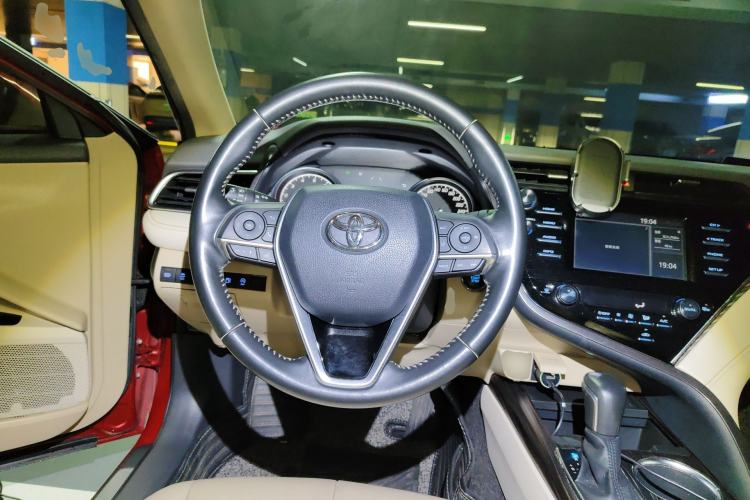 Used Toyota Camry 2018 2.0G Luxury Edition