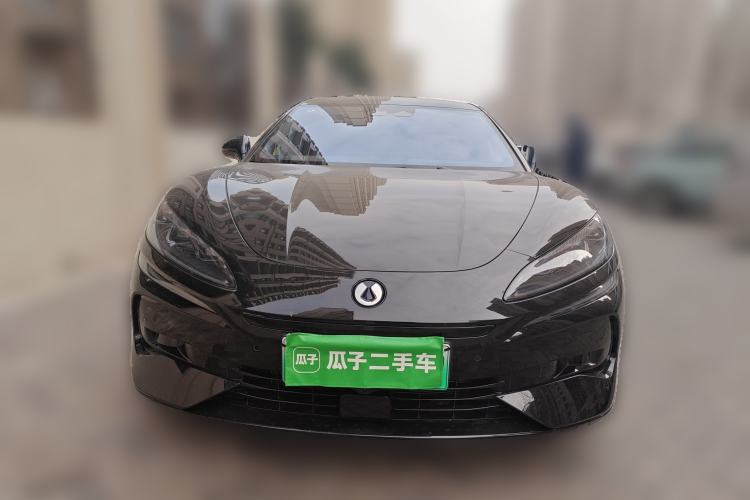 Used Denza Z9 2024 1100 km All-Wheel-Drive Ultra Version
