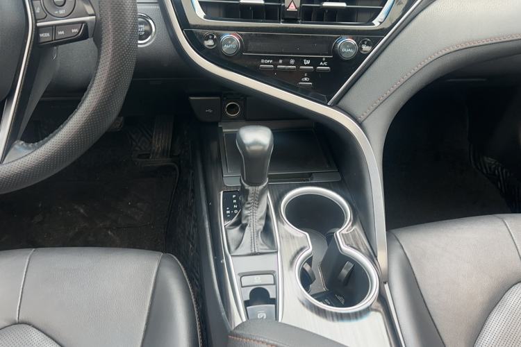Used Toyota Camry 2023 2.0G Luxury Edition Gear Lever