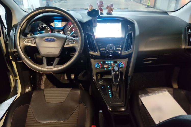 Used Ford Focus 2017 Sedan EcoBoost 125 Automatic Supreme Style SmartDrive Edition
