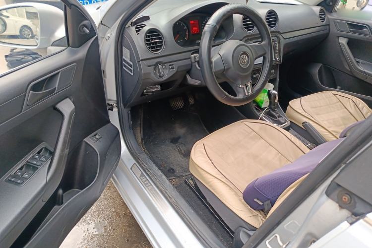 Used Volkswagen Jetta 2015 1.6L Automatic Fashion Model
