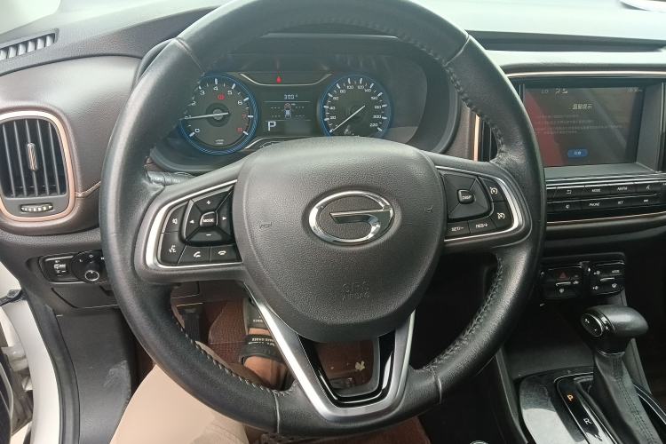 Used GAC Trumpchi GS3 2019 235T Automatic Elite Edition Steering Wheel