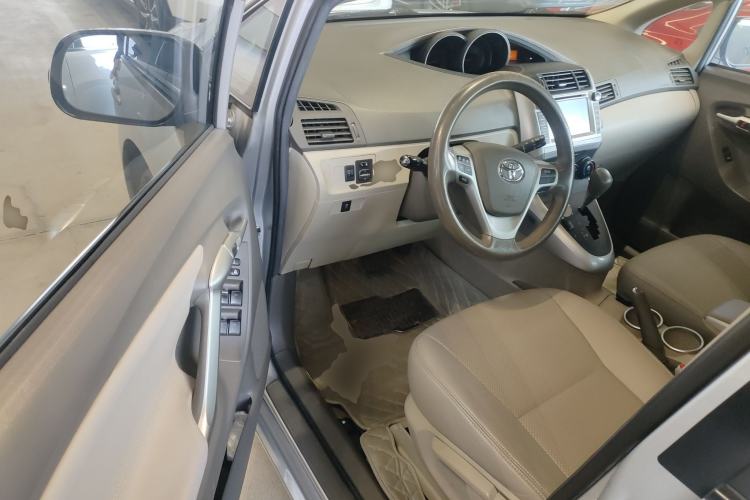 Used Toyota Verso 2014 Starlight 180E CVT Elite Edition