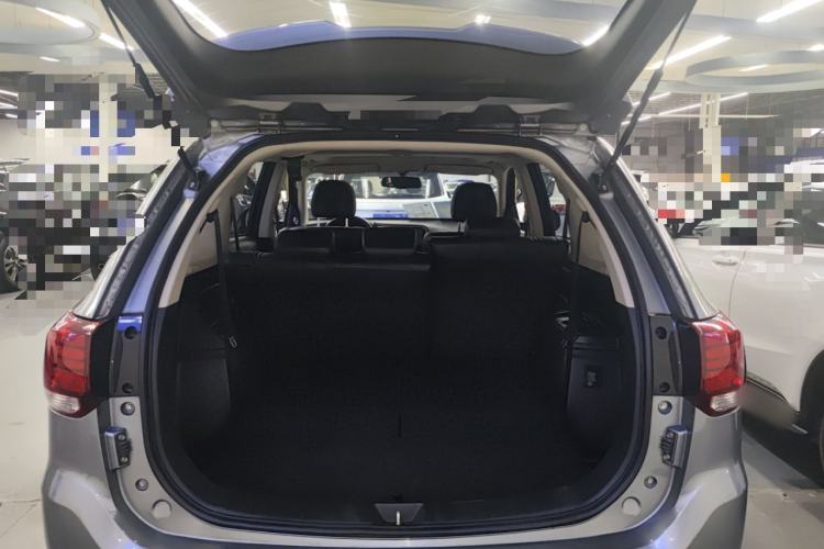 Used Mitsubishi Outlander 2020 2.0L Two-Wheel Drive Comfort Edition 7-Seater