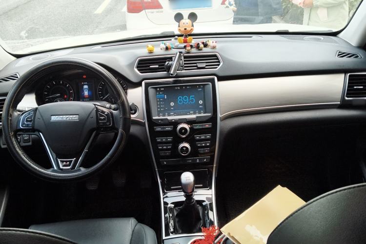 Used Haval H2 2017 Red-Label 1.5T Manual Two-Wheel Drive Luxury Model