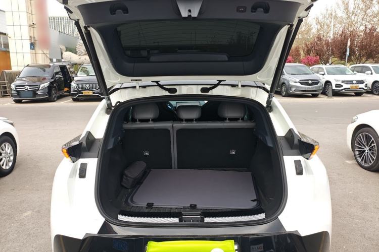 Used Lynk & Co Z20 2025 530 km Range Rear-Wheel Drive Pro Trunk