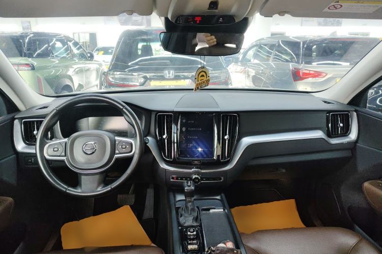 Used Volvo XC60 2018 T5 4x4 Smart Edition
