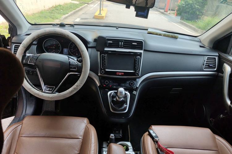 Used Haval H6 2014 Sport Version 1.5T Manual Two-Wheel Drive Elite Edition Center Console