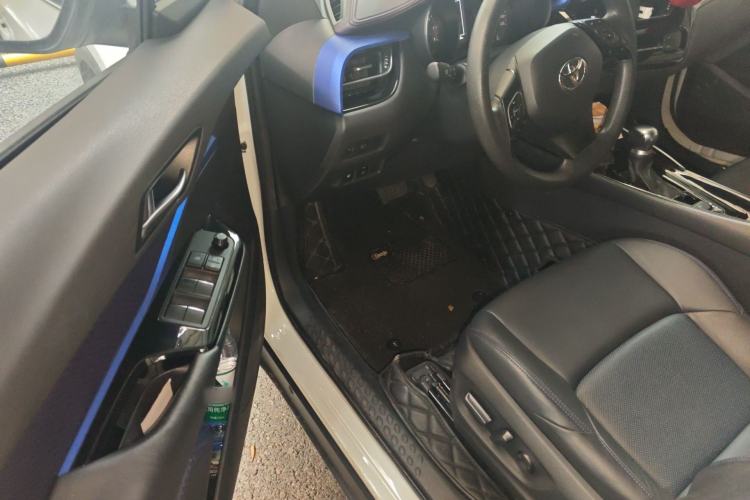 Used Toyota C-HR 2020 2.0L Leading Edition Driver Seat