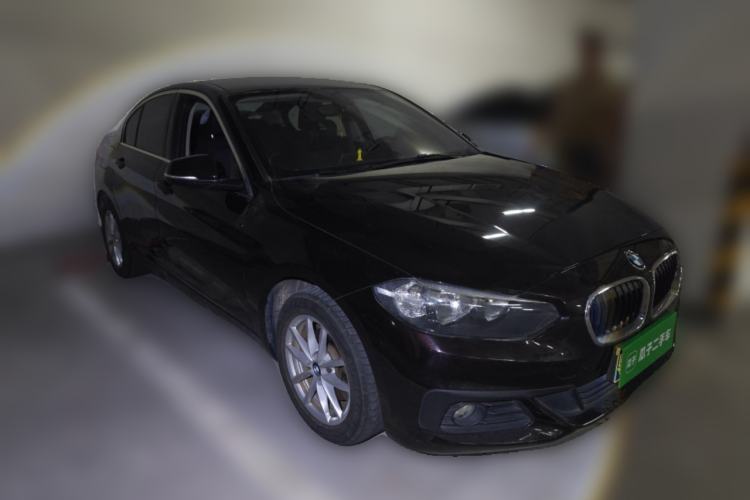 Used BMW 1 Series 2018 118i Fashion Model Front Right 45 Deg