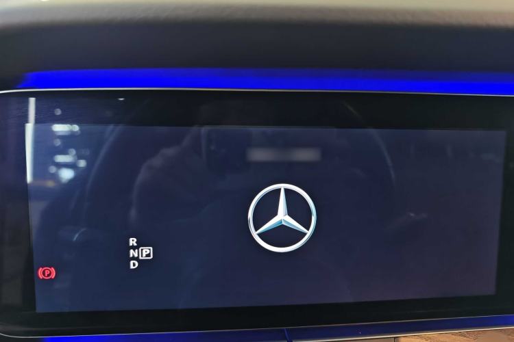 Used Mercedes-Benz E-Class 2020 Facelift E 260 L Interior 3