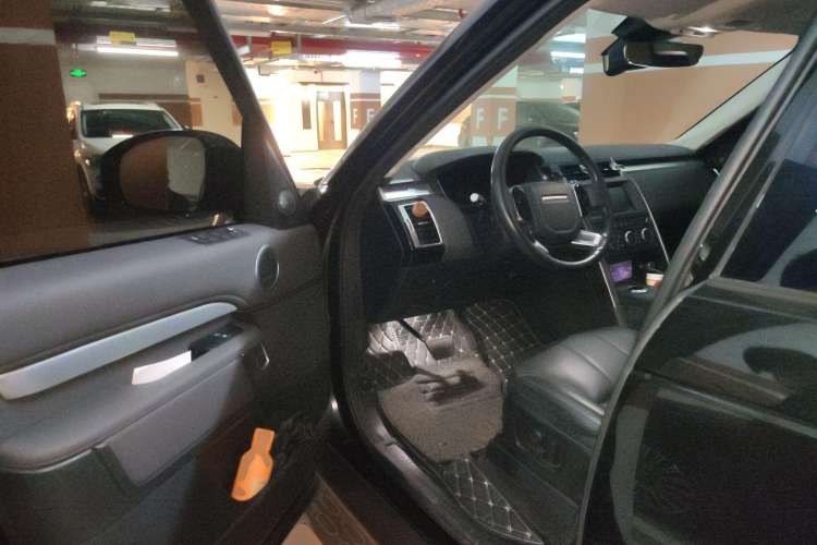 Used Land Rover Discovery 2020 2.0T 30th Anniversary Special Edition Driver Seat